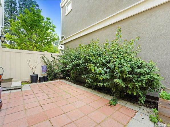 9126 Foster Ln, Chatsworth, CA 91311