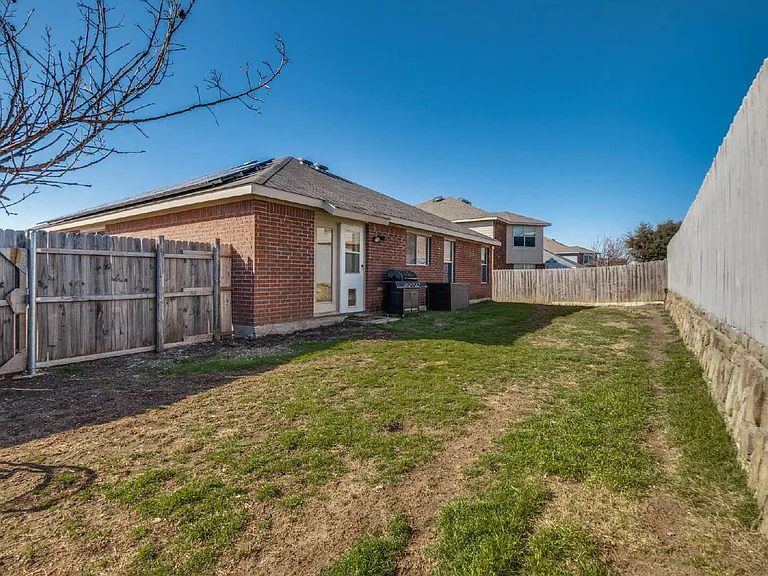 728 Falcon Rd — Photo 23