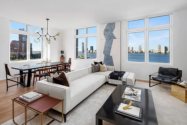 Sold by Coleman Real Estate Group | media 1