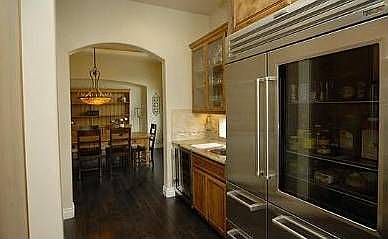 Kitchen entry to dinning room
