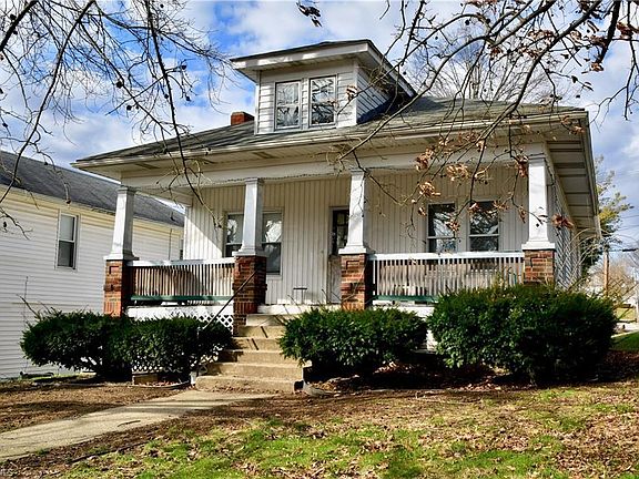 3rd image of 521 Van Horn Ave