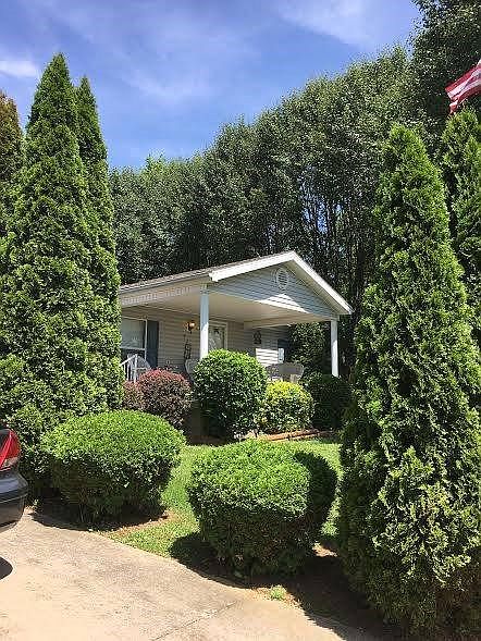 1st image of 926 Deer Haven Dr