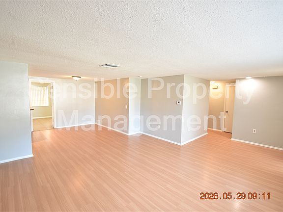 4th image of 10816 Piccadilly Rd