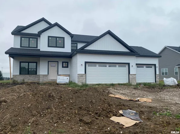 1815 Spartan Dr, Chatham, IL 62629
