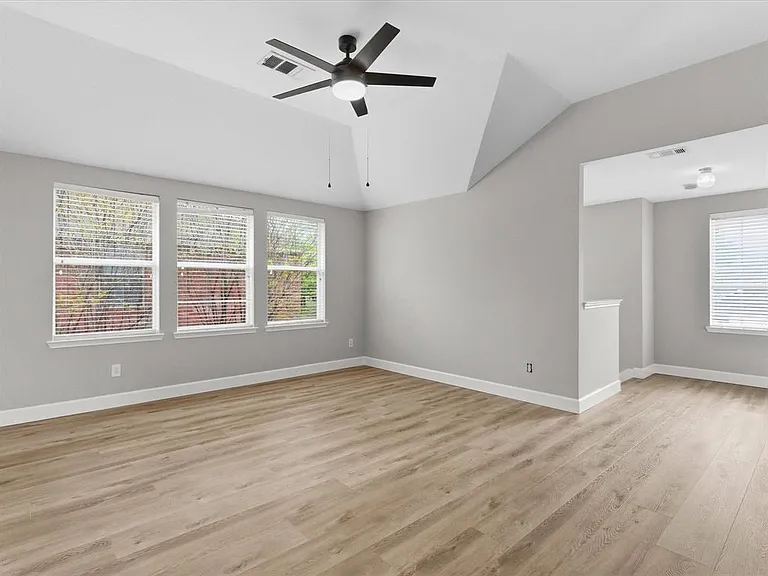 1316 Hunter Ln — Photo 17
