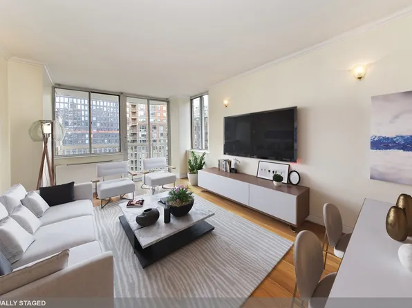 50 Lexington Avenue image 1 of 11