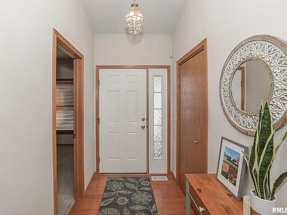4th image of 5210 Friendship Dr