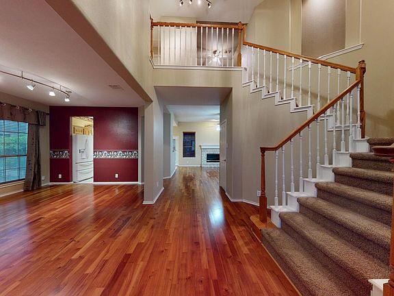 4th image of 200 Nandina Ct