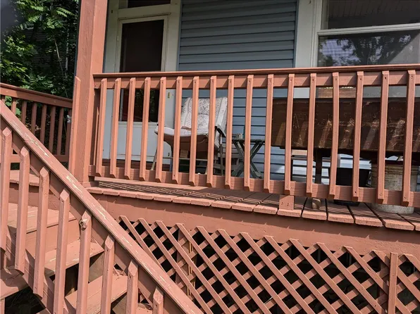 1061 Geyer Rd, Pittsburgh, PA 15209
