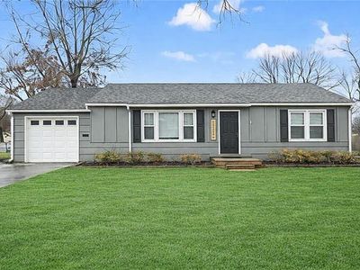 8925 Hardy St, Overland Park, KS, 66212