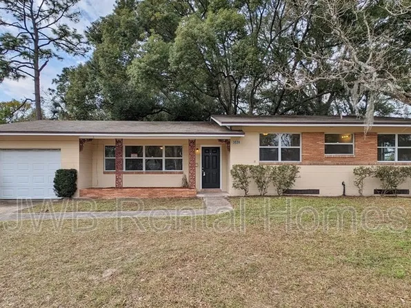3026 Rogero Rd, Jacksonville, FL 32277