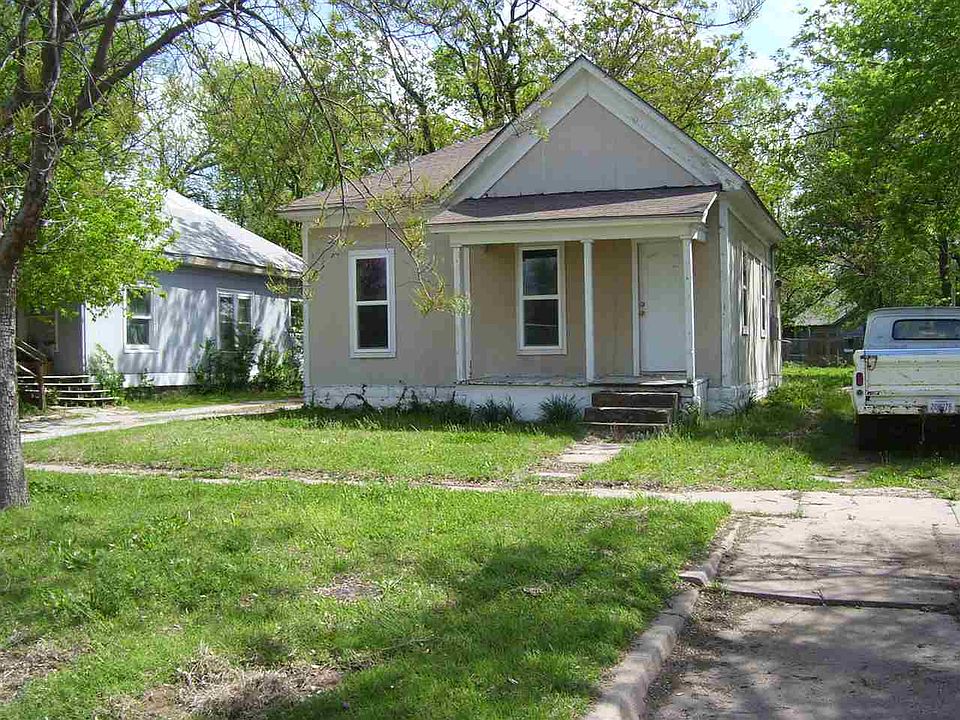 2nd image of 1540 S Laura Ave