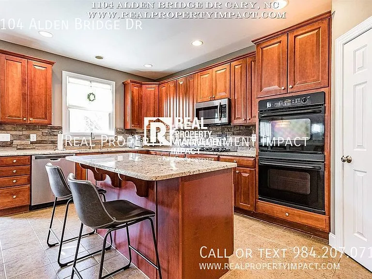 1104 Alden Bridge Dr — Photo 12