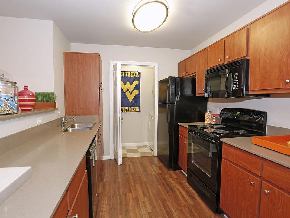 2nd image of 2811 District Dr
