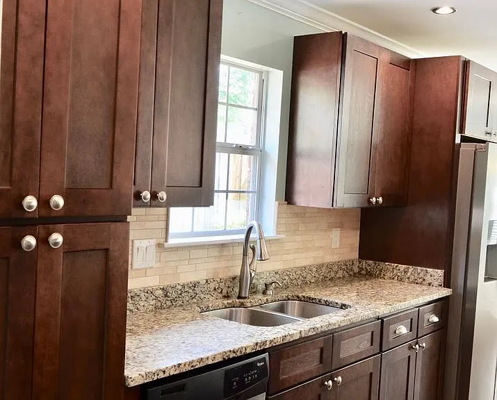 816 Stoneview Dr — Photo 11