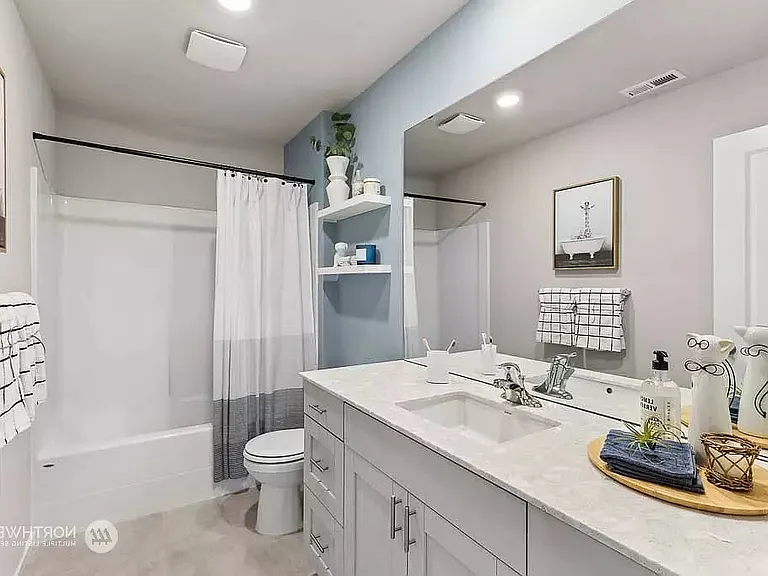 4355 Savannah Loop NE — Photo 13