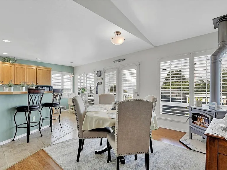1486 SE Camano Dr — Photo 8