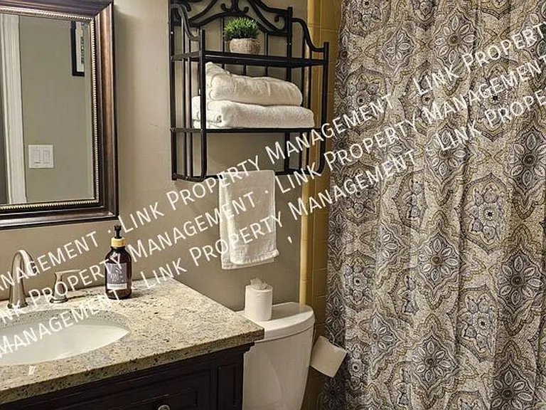 2433 Meade Cir — Photo 22
