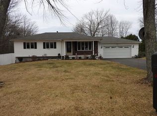 20 Barton St, Granby, MA 01033