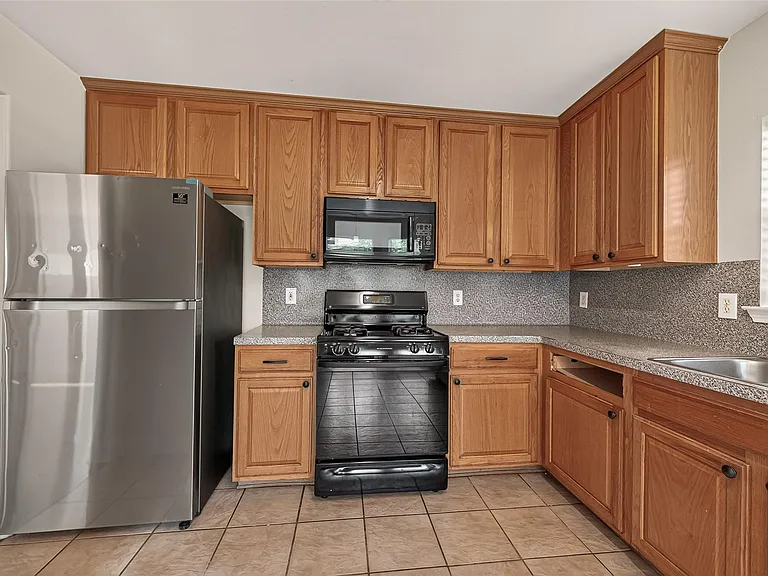 18203 Winding Timbers Ln — Photo 10