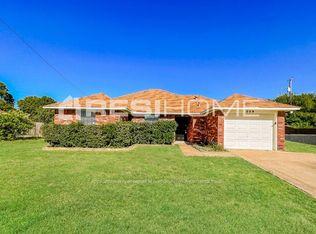 209 Madre Cir, Glenn Heights, TX 75154