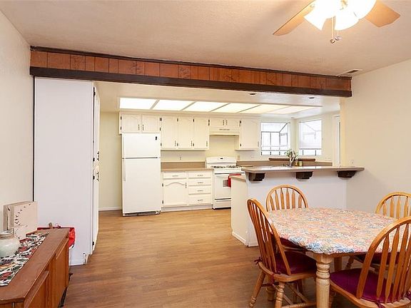 4th image of 904 Myrtle Ave