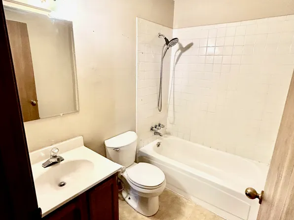 204 N 9th St, Louisburg, KS 66053