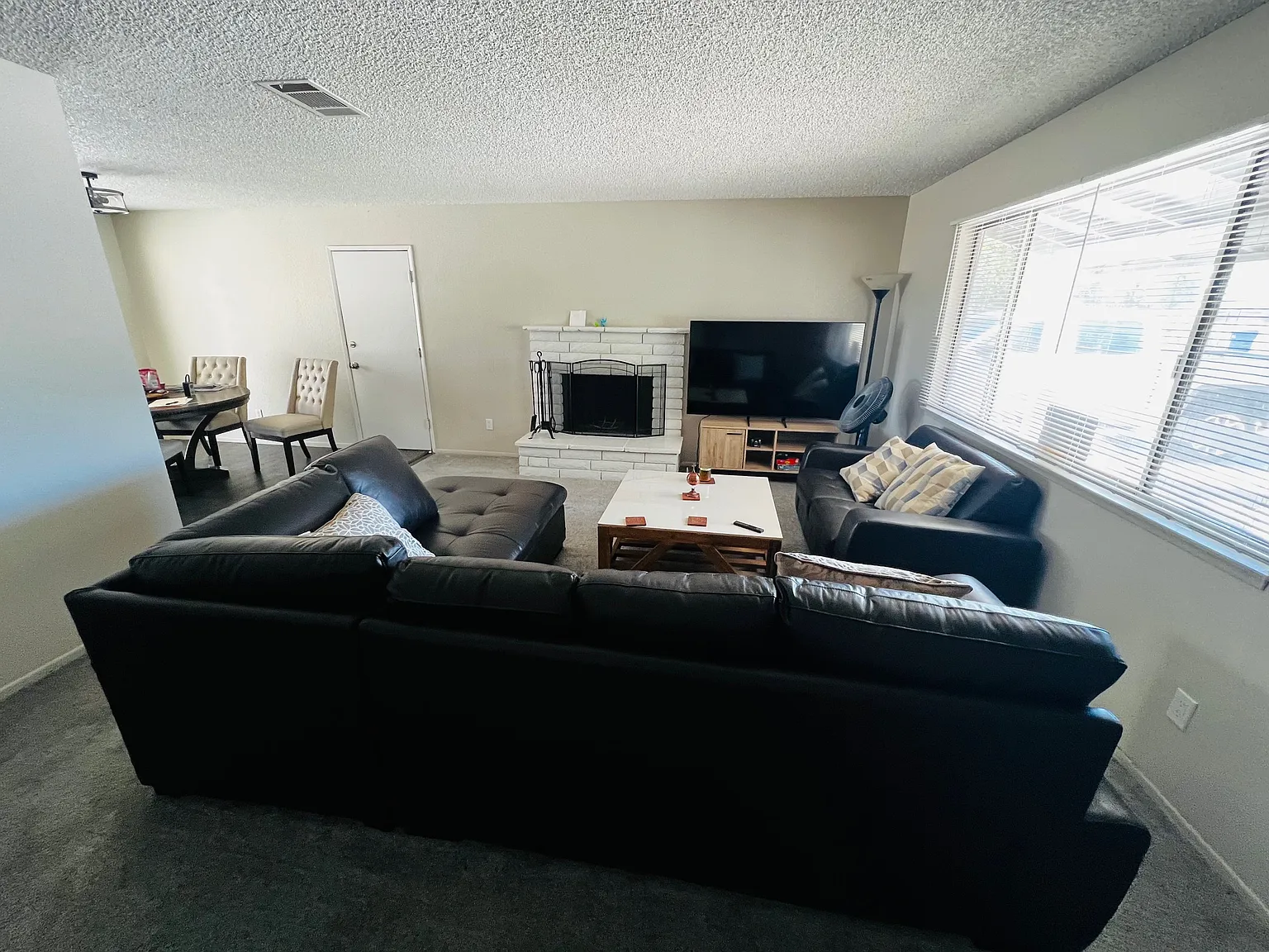 4 bed, 1300 sqft, $2,400 — Photo 4