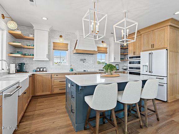 5th image of 675 Augustine Avenue SW