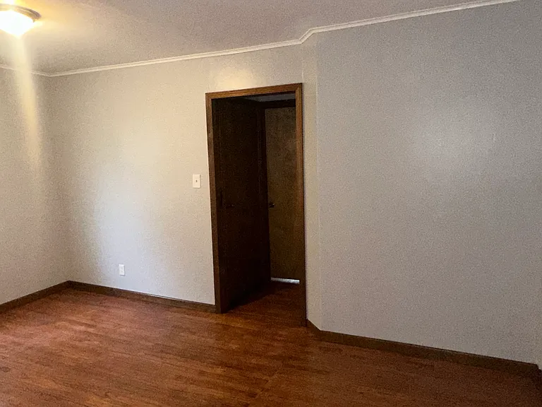 27557 Eureka Rd — Photo 6