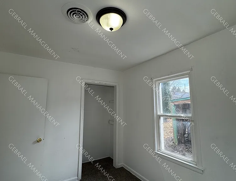 2469 Gibson St — Photo 7