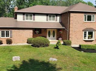 8 Red Hawk Rd S, Colts Neck, NJ 07722