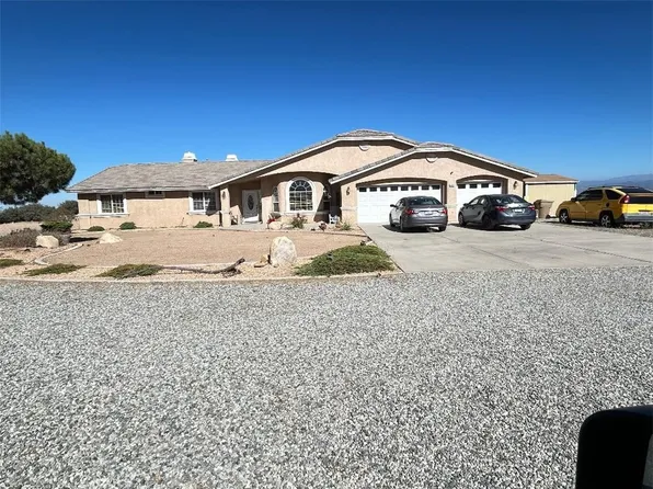 10928 Lantry Ln, Oak Hills, CA 92344