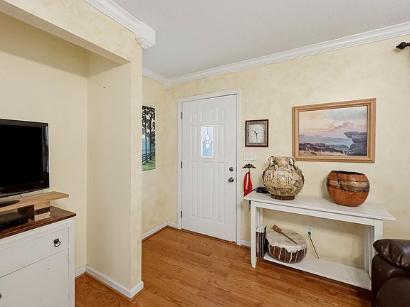 5th image of 54 Lawrence St