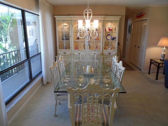 4th image of 22 Turtle Creek Dr APT E