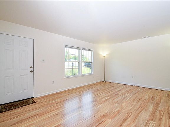 2nd image of 1903 Archbold Ave NE
