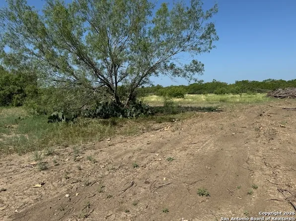 02 Windmill Ranchettes CR 329 LOT 02, Jourdanton, TX 78026
