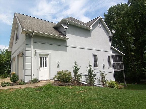 3rd image of 1313 Greenmont Valley Dr