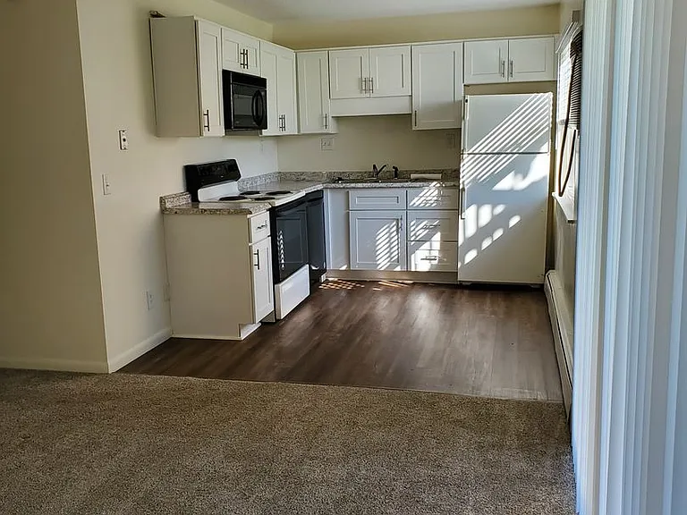 4172 Wyatt Rd — Photo 6