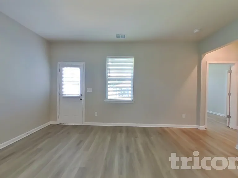 2818 Buzz St — Photo 2