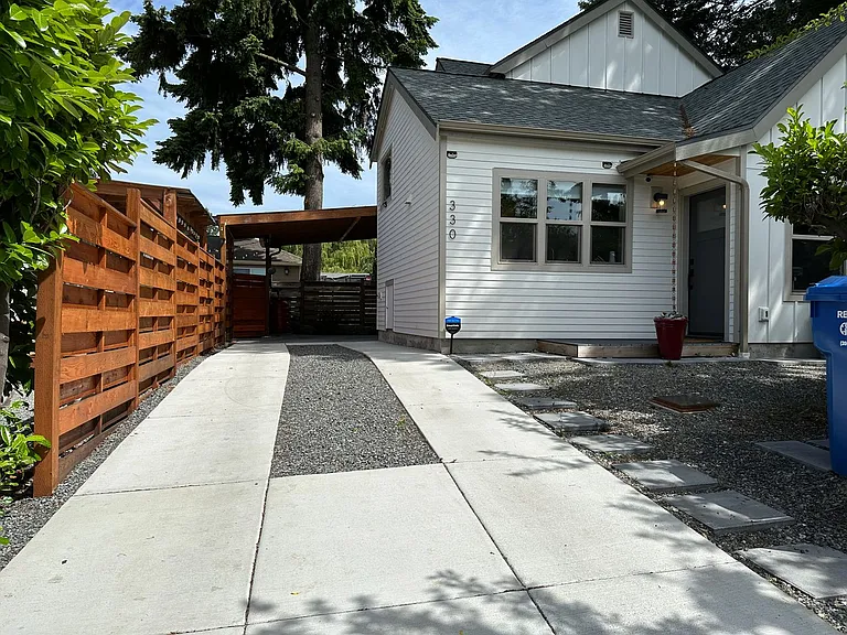 330 NW 95th St — Photo 4