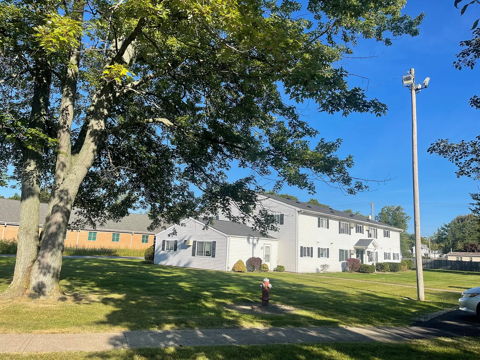 Erie Shores — Photo 1