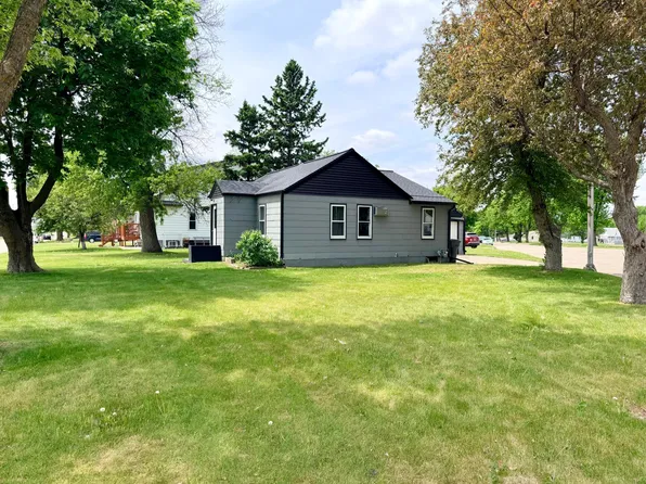 1857 1st Ave, Worthington, MN 56187