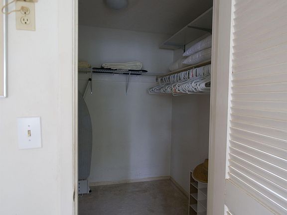 5th image of 1801 Lakeview Dr Unit 407