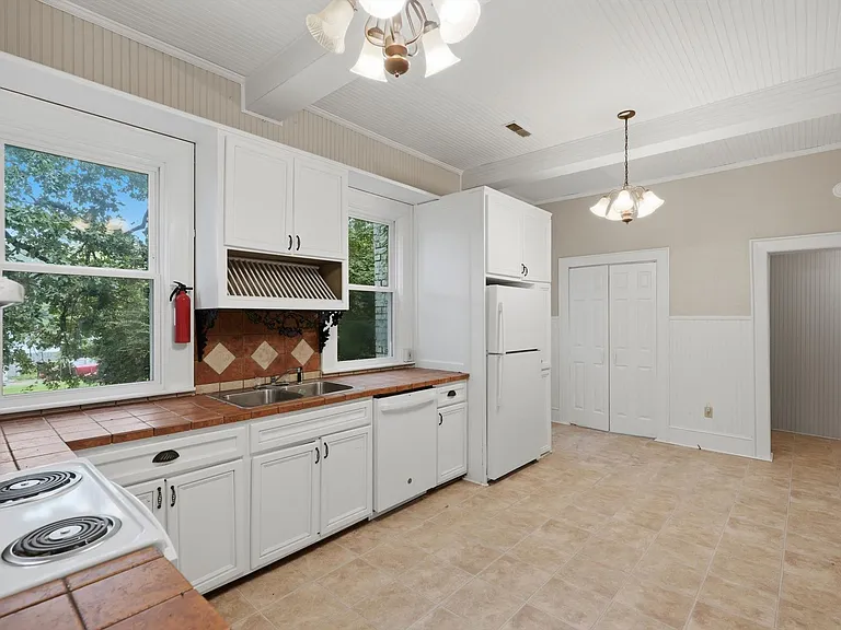 1623 Enolam Blvd SE — Photo 10