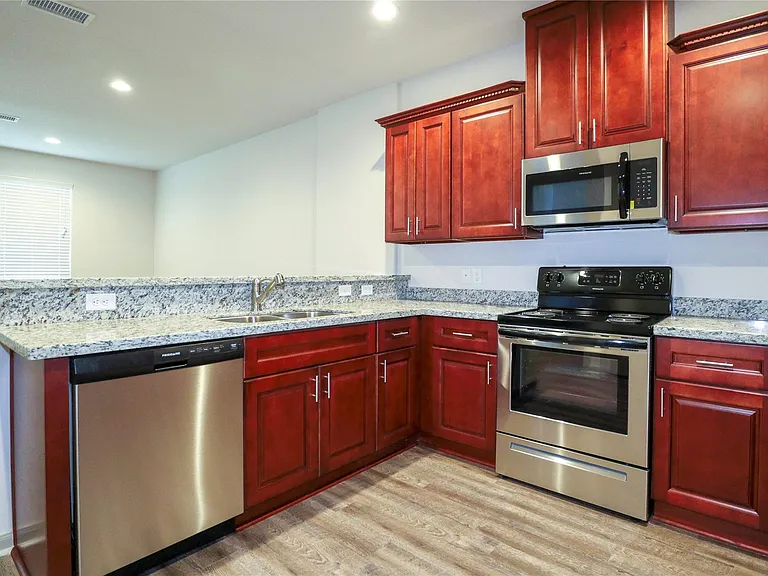 2702 Appian Way — Photo 10