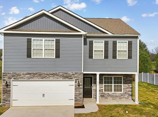 575 Smoky Valley Ln, Seymour, TN 37865