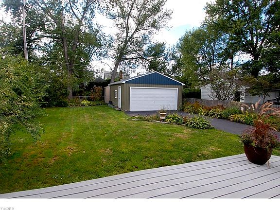 3rd image of 2070 Arthur Ave