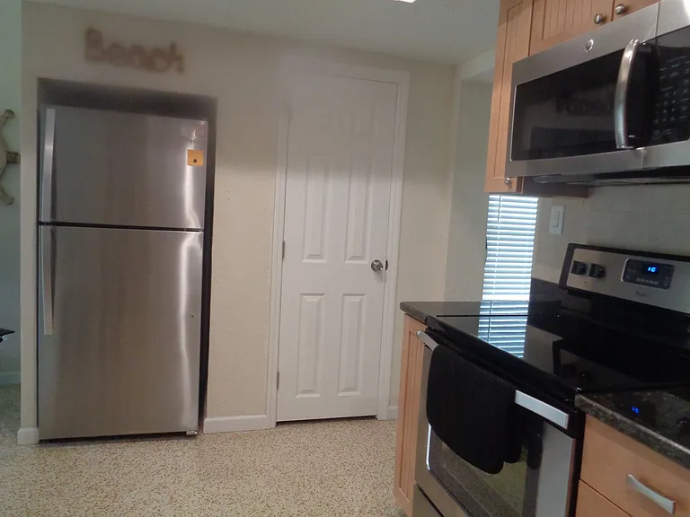 812 Harbor Dr S — Photo 9