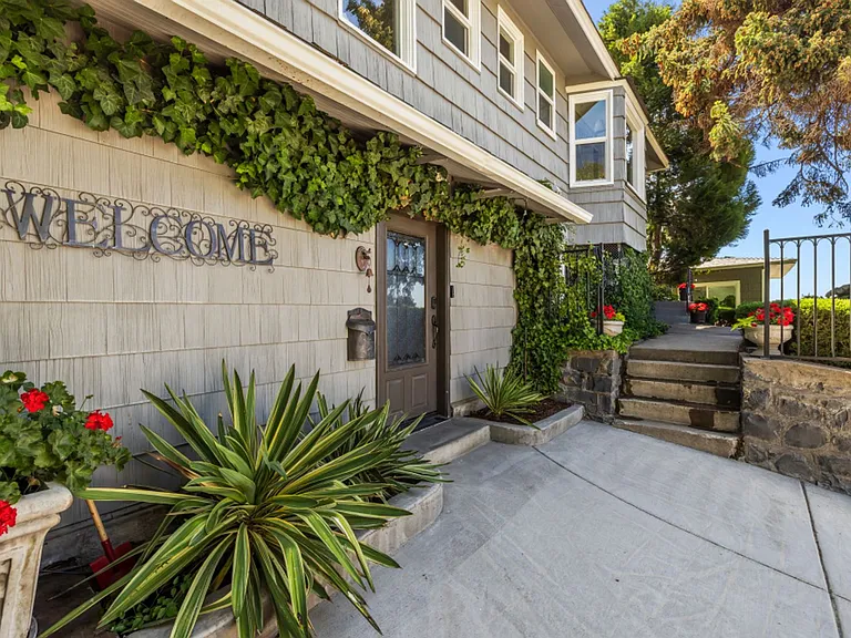 525 Mesa St — Photo 4
